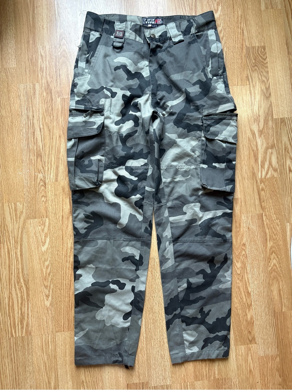Random “frankenstein” camo pants size 32/33